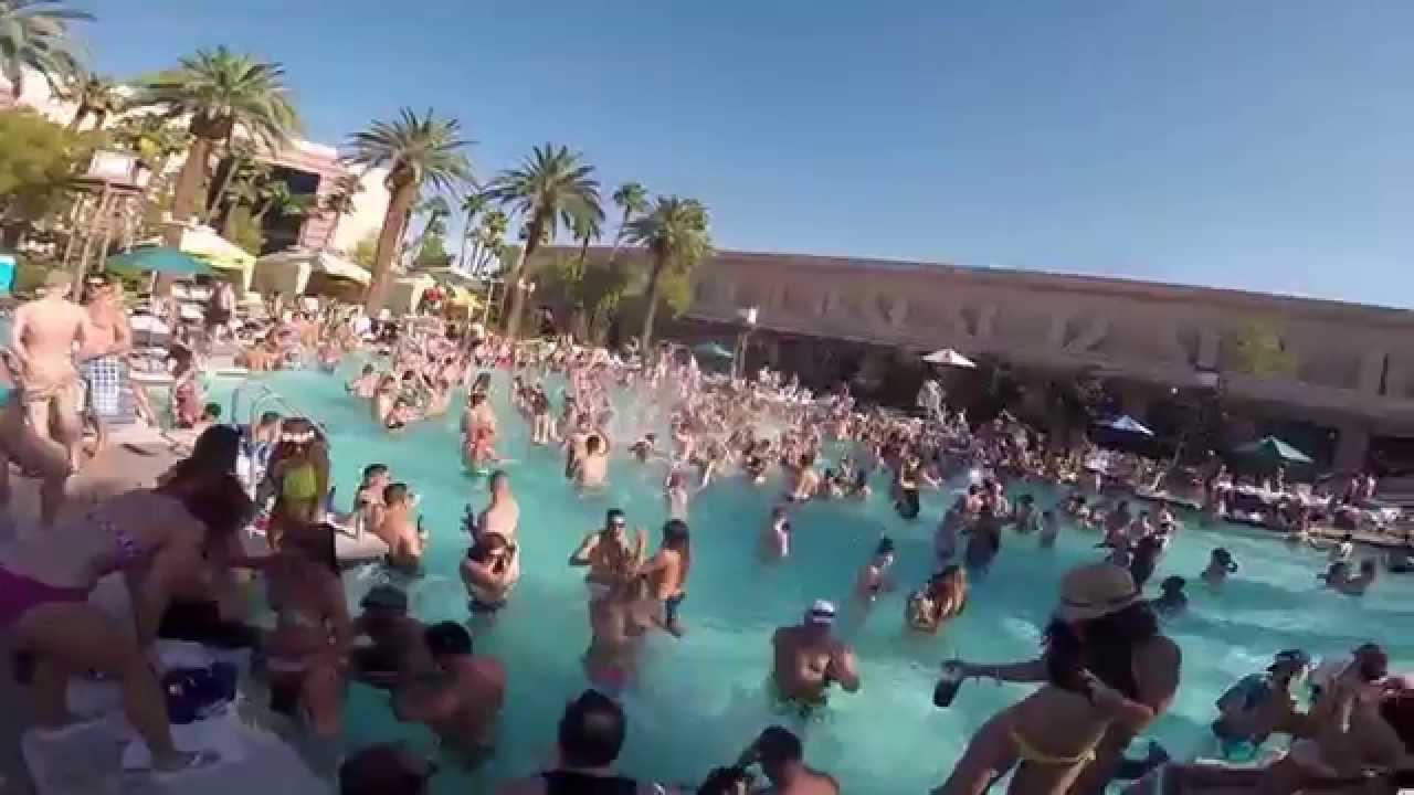 MGM Vegas Poolparty - YouTube