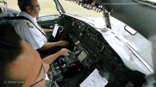 Cockpit video - Boeing 737-200 - landing at Cancun Airport, Mexico.