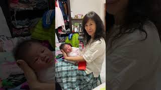 羅雨晞 新生兒 阿婆抱