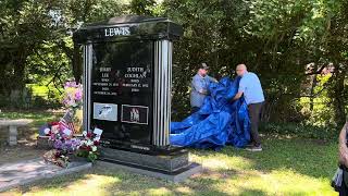 Judith Lewis talking to Gerald Lewis & Unveiling of Monument
