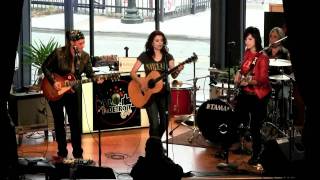 One Foot In - Antigone Rising live @ UDetroit Media Cafe