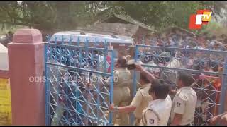 Clash Breaks Out Between Public \u0026 Police In Nabarangpur During Nayab Sarpanch Elections