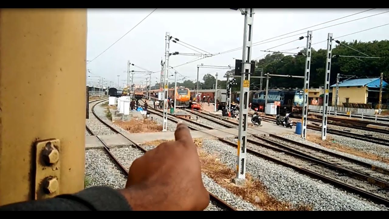 Nagercoil SMVT Express Arriving @ SMVT Bangalore Railway Station ...