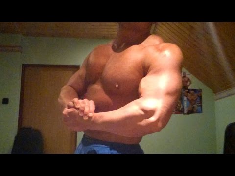 Pecs Bouncing & Biceps Pumping - YouTube