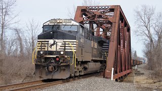 NS #4435 (AC44C6M) \u0026 BNSF #3964 (ET44C4) (Mid-DPU) leads NS 333 through South Rockwood, MI (3/1/24)