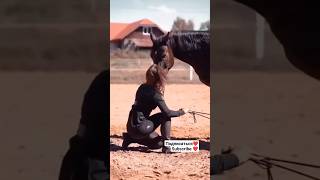 Арабская девушка верхом на лошади❤️ ,Arabic girl horse riding 🐴#russia #dubai #shorts #viral #kuwait