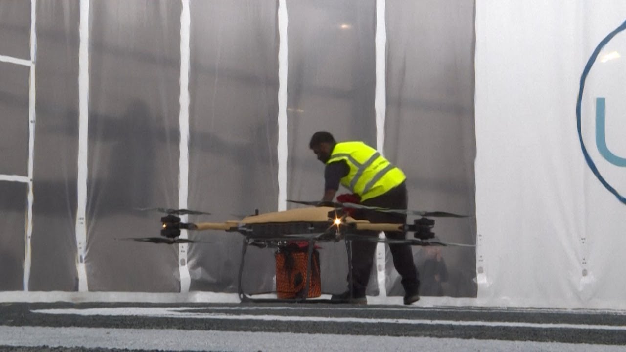 UK Hosts 'world's First' Hub For Future Flying Taxis - YouTube