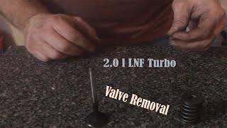 GM 2.0 l LNF Turbo Engine Teardown: Valve Removal