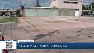 'Piano man' weighs in on Celebrity Restaurant demolition