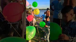 9 year old boy selling balloon on street 😌 / #shorts #trendingshorts