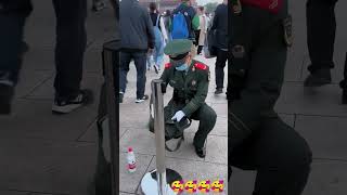 向中国军人致敬！[赞][赞][赞][爱心][爱心][爱心][玫瑰][玫瑰][玫瑰]