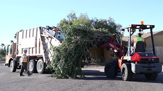 Bulk Trash ⇨ Condor Leach 2RII Rear Load Garbage Truck!