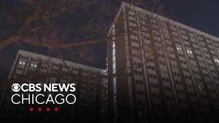 Hundreds of seniors forced out after pipe burst at Near West Side building