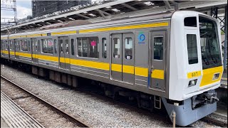 西武6000系6117編成（西武有楽町線開通40周年記念ラッピング※黄色帯)）が当駅止まりの回送電車として警笛を鳴らして小手指駅3番線を発車するシーン（回04M）2024.6.4.10:13