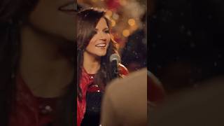 One of my favorite songs for one of my favorite seasons ❤️🎄 #martinamcbride #christmas #holiday