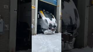 Snow in April/neige en avril:👎 New Fleet / Nouvelle flotte: 😁👍    #viarail #viarailcanada