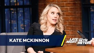 Kate McKinnon Adopted a Catalan Poop Log Christmas Tradition
