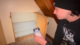 EXPLORING THE SECRET DOOR IN THE CABIN