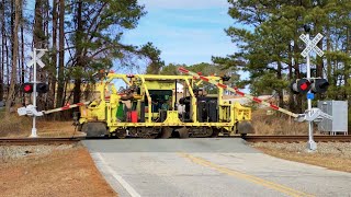 CSX MoW Parade Makes Crossing Signals go Crazy