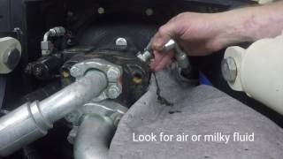 Maintenance Minutes | 7822DT Purging Air from the Hydraulic Pump