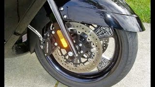 How to Remove Fork Seals on a Victory Vision Motorcycle