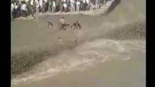 Qiangtang River Tidal Bore in Hangzhou China 钱塘江大潮 中国杭州