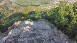 東の天空の鳥居 三木町の嶽山