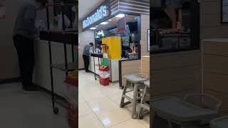 「マクドナルド 小曽根オアシス店」ハンバーガー、フライドポテトで知られる老舗、豊中市北条町３丁目23.06.01