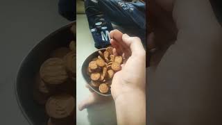 unboxing Britannia tiger biscuits #food #youtubeshorts #ytshorts