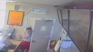 Crime Stoppers search for robbery suspect