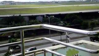 沖縄道の駅かでなから見る米空軍嘉手納基地2012年1月