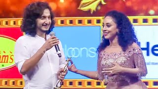 Pearle Maaney Makes Hilarious Fun With Sushin Shyam After Winning Best Music Director Award At SIIMA