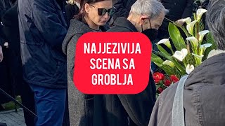 Ovo je NAJPOTRESNIJA I NAJJEZIVIJA SCENA sa groblja! Boze kakva TUGA!