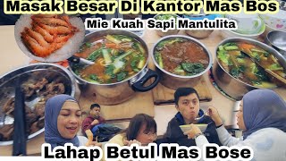 Masak Besar Di Kantor Mas Bos⁉️Mie Kuah Sapi Plus Udang Ungkep Garam