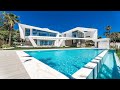 Presentation of a unique new villa on the first line of the best beach in Marbella in Los Monteros