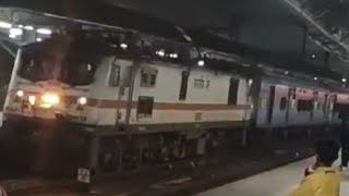 16339 Mumbai CSMT-Nagarcoil Express with Kalyan WAP7 arriving at Kalyan junction