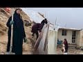 Grandmother and two orphans alone against the storm: Cave at risk of flooding