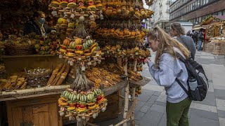 Warten auf den Weihnachtsmann - Budapester Weihnachtsmarkt öffnet