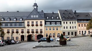 Wolkenstein, wandern durch einen bezaubernden Ort. Wolkenstein, walking through a charming place.