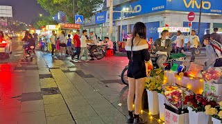 夜拍東莞4K街景，熱鬧的BBQ夜市，女孩就像鮮花開放在人間，4k walk china，Street walk，Dongguan, city