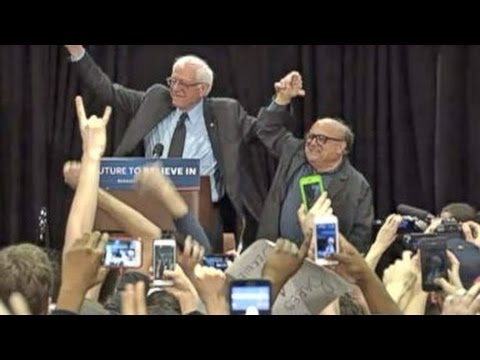 Bernie Sanders | Danny Devito Surprises Sanders Rally - YouTube