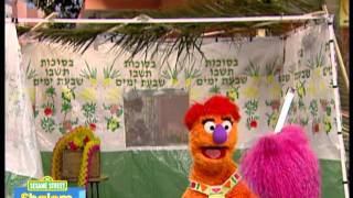 Shalom Sesame: Avigail \u0026 Brosh Explain Hachnasat Orchim