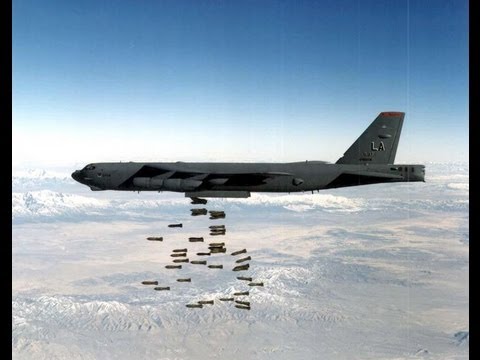 Bombowiec B-52 - YouTube