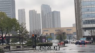 浙江杭州街头现状，今天下午2点50分，无法理解？