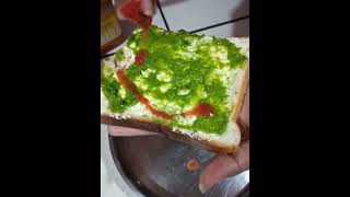 Easy saucy slice | Bread snacks | બ્રેડ માથી બનતી ઝટપટ રેસિપી|