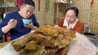 東北農村兩頓飯，四個菜一杯酒，想起了兒時媽媽的味道，艱苦！【雨奈何雲】