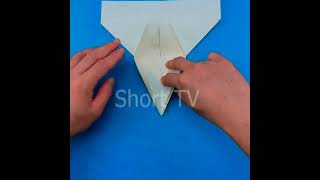 Amazing origami, paper plane flying. P279