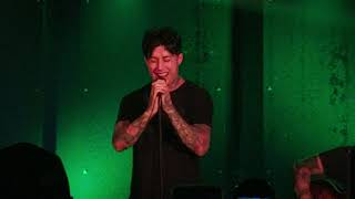 Falling in Reverse - The Drug in Me is You - Live Acoustic San Antonio 2018 -