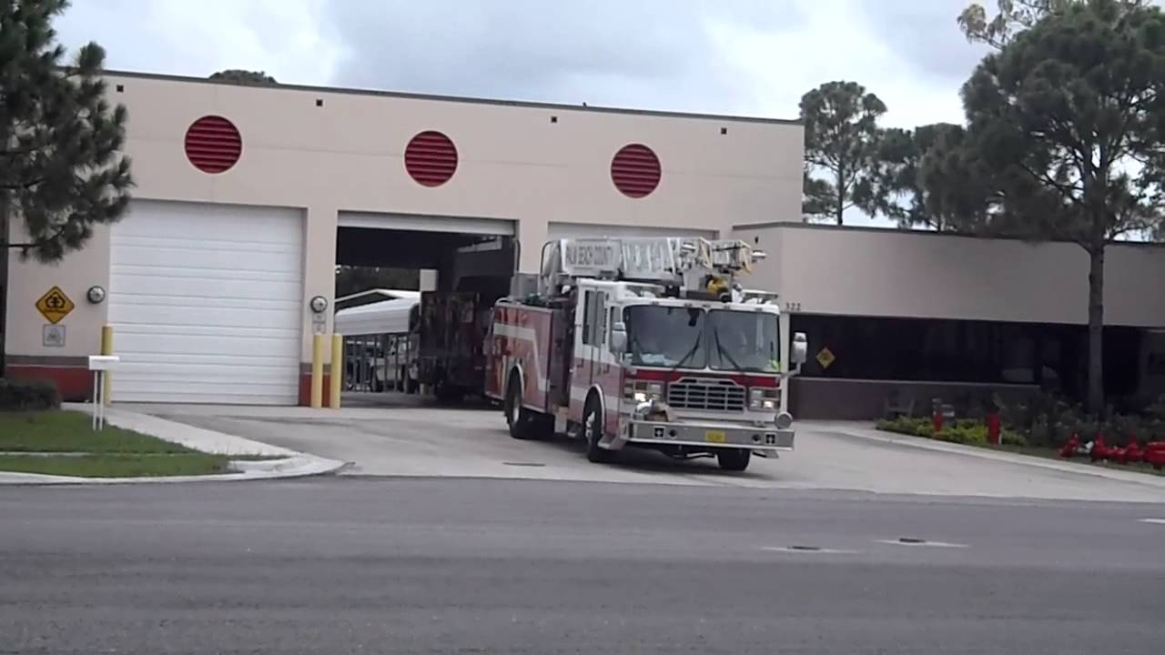 Palm Beach County Fire-Rescue Quint 15 Leaving Station 19 (HQ For ...