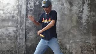 Nunchaku Freestyle / Leg Trick